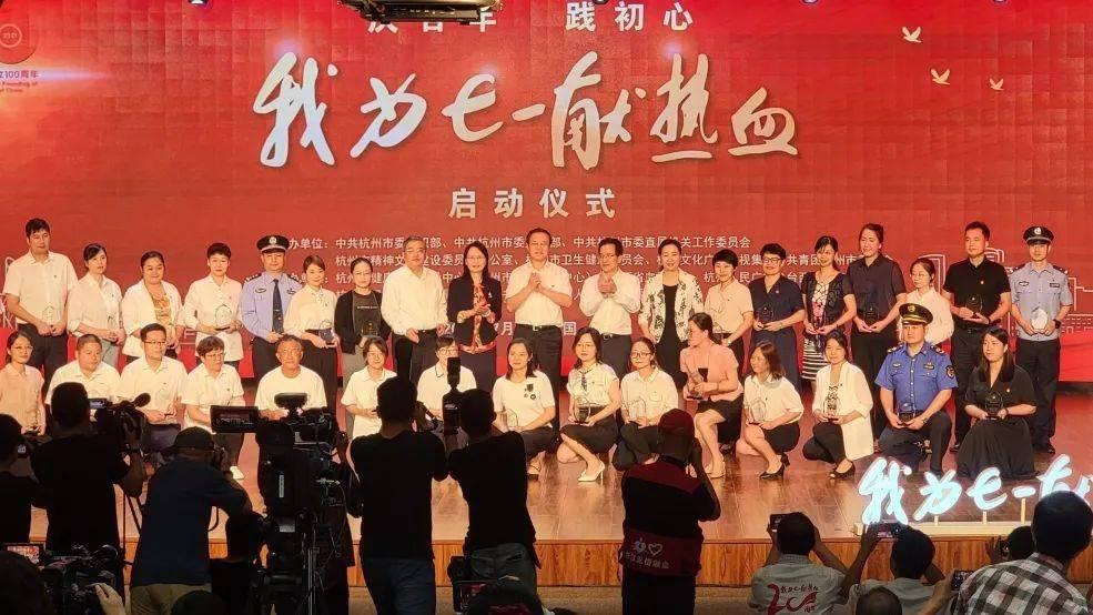 穴居人打高尔夫