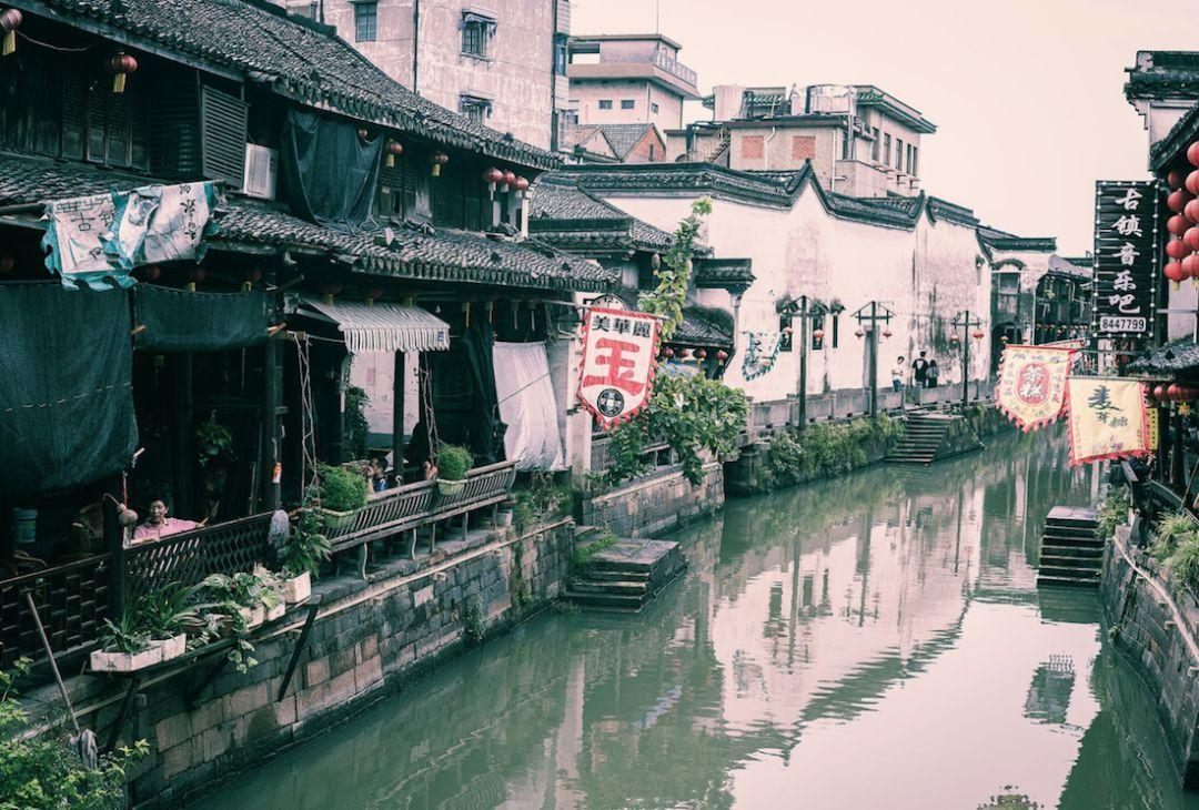废弃洞穴逃生